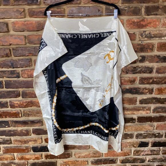 CHANEL Vintage Silk Ivory Black Chain Floral Square Scarf Women's - Picture 2 of 8